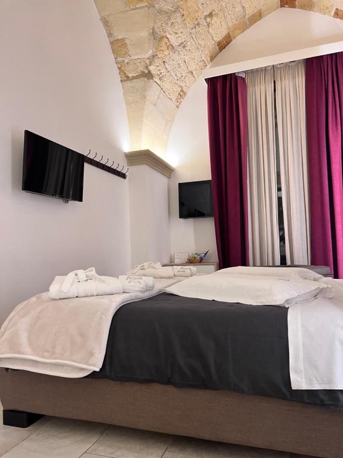 Bed and Breakfast Signuria Dimora Esclusiva Лечче Экстерьер фото