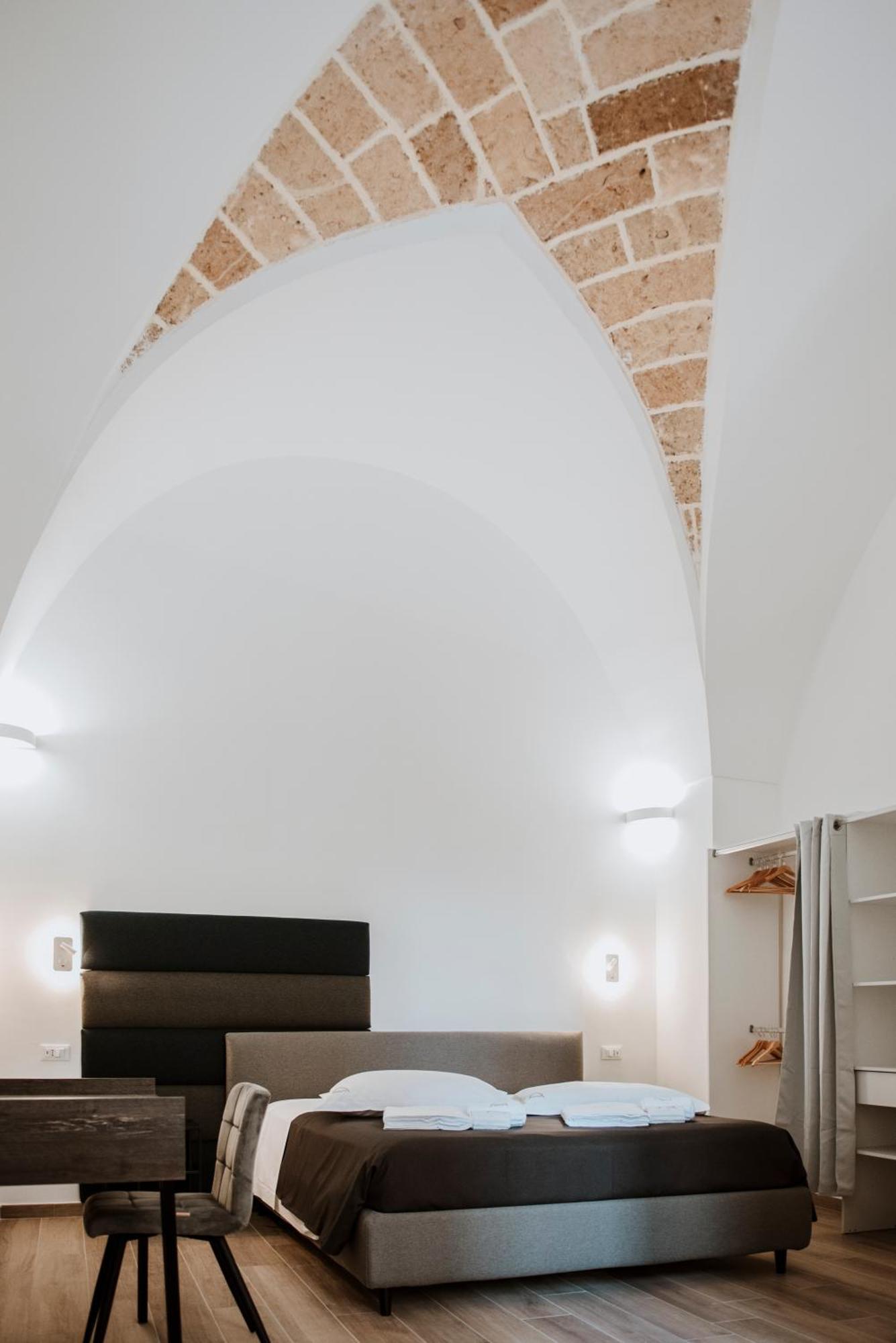 Bed and Breakfast Signuria Dimora Esclusiva Лечче Экстерьер фото