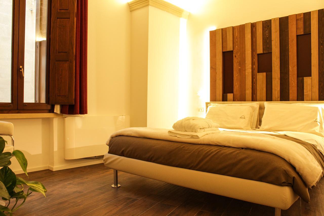 Bed and Breakfast Signuria Dimora Esclusiva Лечче Экстерьер фото